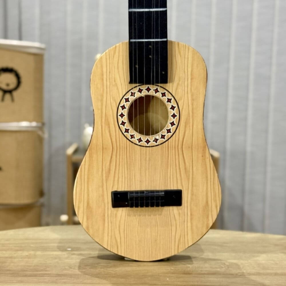Guitarra de Madera Mediana 57 cm - Image 2